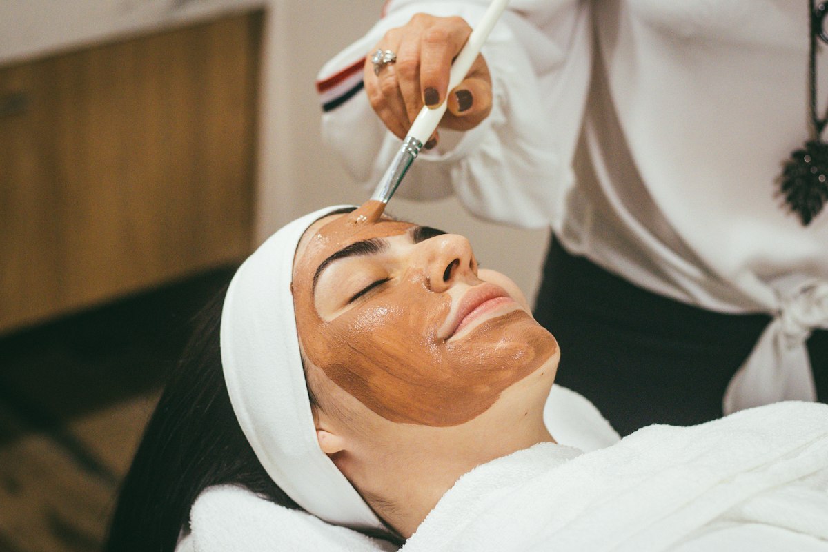 Gentle exfoliating facial treatment