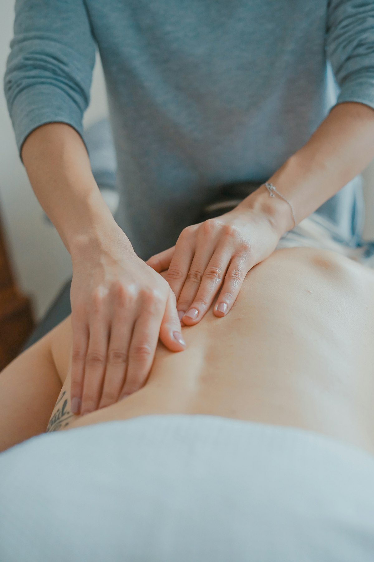 Cooling resurfacing facial therapy
